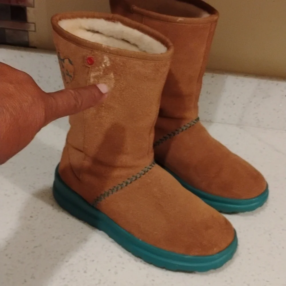 UGG Tan Kids Boots with Teal Sole. Size 6 Women - Picture 2 of 8